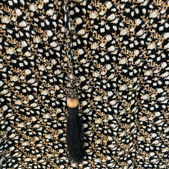 Mason & Belle | Floral Long Sleeve Tassel Blouse - Picture 2 of 7